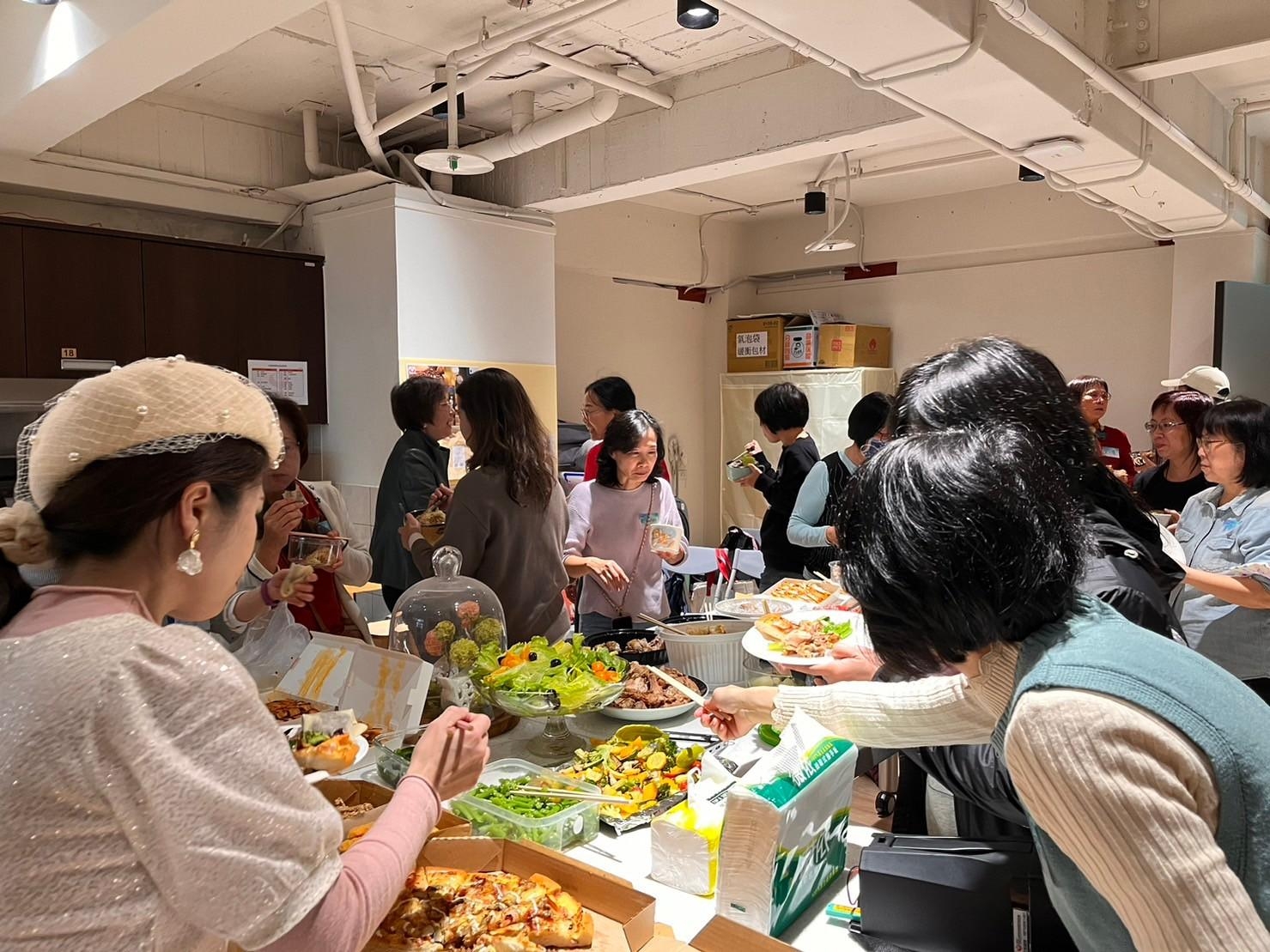 聚餐